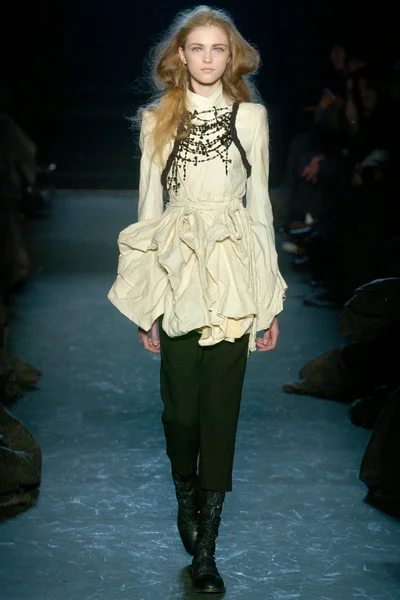 Look 3